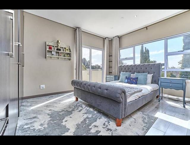 3 BEDROOM TOWNHOUSE FOR SALE IN OAKLANDS